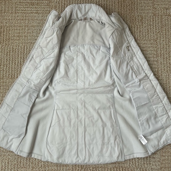 Athleta Rock Ridge Primaloft Vest in Moonlight Grey Blue Silver - Size XXS - Picture 5 of 13